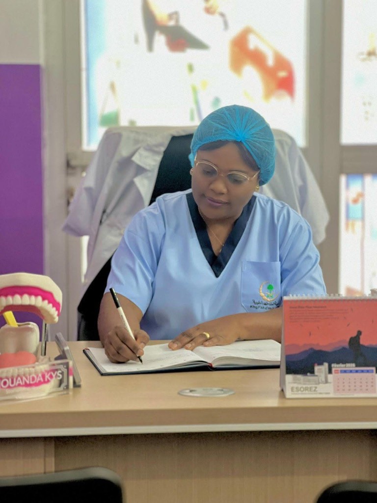 Dr MOUANDA née KOUYENGUISSA NGOMBO Elvire Sandra, spécialiste en stomatologie, responsable du Cabinet Dentaire La Référence